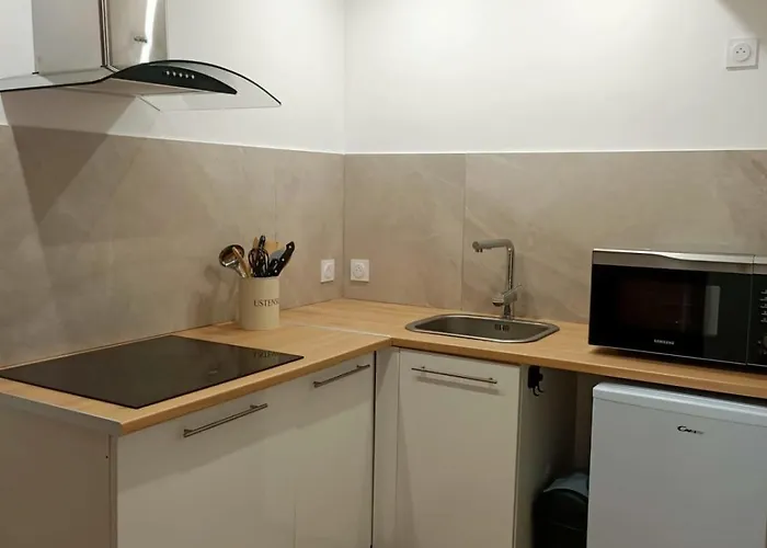 06Bt - Nice Studio Close To Everything